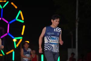 BIB: 43632
                            <button type="button" onclick="openModal(23190222)" class="btn btn-primary btn-sm float-right btn-popup" data-toggle="modal" data-target=".modal-high-quality">
                        <i class="fas fa-shopping-cart"></i> Add to Cart
                    </button>
                                            <button type="button" onclick="isThisMe(23190222, true)" class="btn btn-success btn-sm float-right btn-popup btn-isme hidden" data-toggle="tooltip" data-placement="bottom" title="นี่คือรูปของคุณใช่ไหม คลิกที่นี่เพื่อเอาเข้าอัลบั้ม">
                        <i class="fas fa-plus"></i> Add to album
                    </button>
                    <button type="button" onclick="isThisMe(23190222, false)" class="btn btn-warning btn-sm float-right btn-popup btn-isnotme hidden">
                        <i class="fas fa-ban"></i> Remove from album
                    </button>